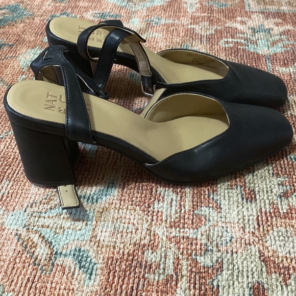 NATURALIZER Black Leather Block Heel Mary Janes - Size 6.5 - Picture 2 of 6